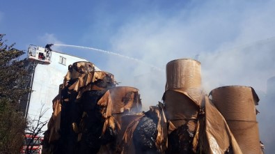 Halkalı'da Kağıt Fabrikasında Yangın Havadan Görüntülendi