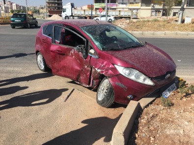 Midyat' Trafik Kazası Açıklaması 4 Yaralı