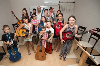 Muratpaşa Belediyesi'nden Çocuklara Müzik Kursu