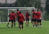 SAĞANAK YAĞMUR - Ümit Özat Açıklaması 'Seyircisiz Maç, Tatsız Tuzsuz Yemek Gibi Bir Şey'