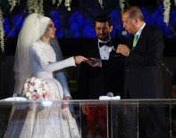 FATMA BETÜL SAYAN KAYA - Cumhurbaşkanı Erdoğan Bakan Zeybekci'nin kızının nikah şahidi oldu