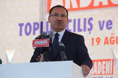 'Kılıçdaroğlu Cumhurbaşkanlığı Adaylığına Oynuyor'