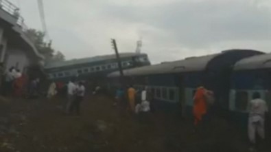 Tren Raydan Çıktı Açıklaması 20 Ölü, 150 Yaralı