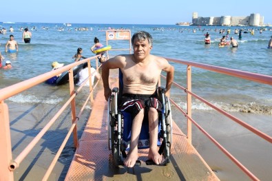 Uluslararası Standartlardaki Engelli Plajı, Türkiye'nin Her Yerinden İlgi Gördü