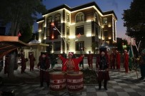 DIKILITAŞ - Uşak Belediyesinden Mahalle Sakinlerine Sazlı Sözlü Eğlence