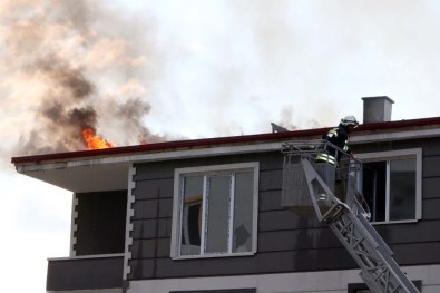 Yozgat'ta Çatı Yangını Korkuttu
