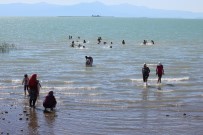 VUSLAT - Beyşehir'de Çocuklar İçin Oluşturulan Kumsaldan Yetişkinlerde Faydalanıyor