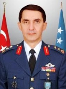 Hava Kuvvetleri Komutanlığına Atanan Orgeneral Küçükakyüz Kimdir?