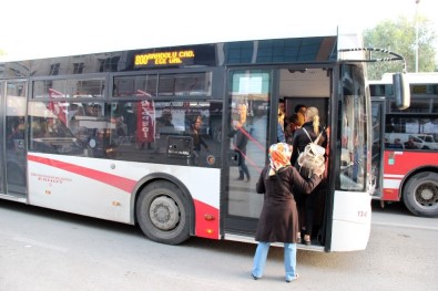 İzmir'de Vapurlar Çalışmıyordu, Şimdi De Otobüsler Çalışmayacak
