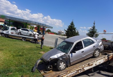 Konya'da İki Otomobil Çarpıştı Açıklaması 7 Yaralı