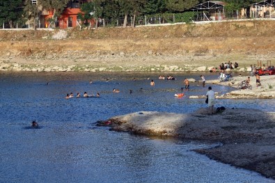 Seyhan Barajında Tehlikeli Serinlik