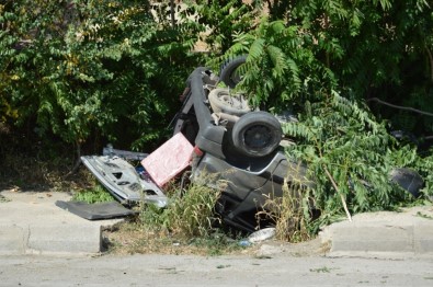 Tokat'ta Trafik Kazası Açıklaması 3 Yaralı