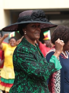 First Lady Mugabe, Zimbabve'ye Döndü