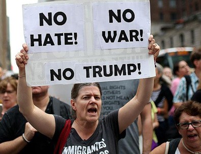 Silikon Vadisi'nde Trump ve ırkçılık karşıtı protesto