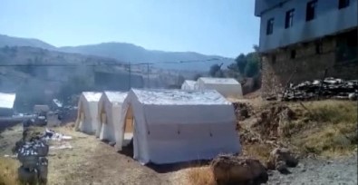 11 Evin Yandığı Köyde AFAD Çadırları Kuruldu