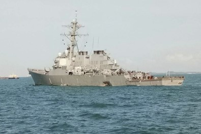 ABD Savaş Gemisi İle Petrol Tankeri Çarpıştı Açıklaması 10 Asker Kayıp, 5 Yaralı
