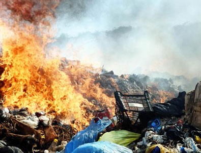 Bodrum'da katı atık depolama alanında yangın çıktı