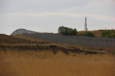 Bulgaristan'ın 'Utanç Duvarına' Tepkiler Çığ Gibi Büyüyor