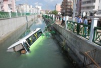 MUSTAFA ÇAKMAK - Halk Midibüsü Sulama Kanalına Düştü Açıklaması 5 Yaralı