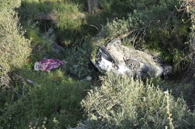 Konya'da Otomobil 20 Metrelik Uçuruma Yuvarlandı Açıklaması 1 Ölü 2 Yaralı