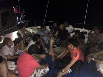 BITEZ - 6 Kişilik Tekneden 16 Kaçak Göçmen Çıktı