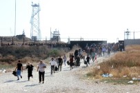 SURİYE ORDUSU - Suriyeliler Ülkelerine Gitmek İçin 'Depar' Attı