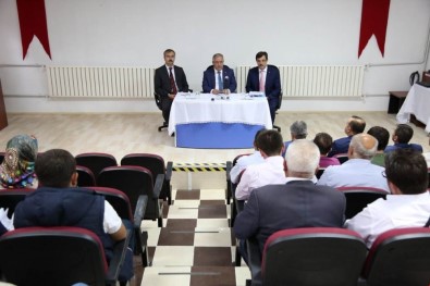 Vali Nayir, Hisarcık'ta Okul Müdürleri Ve Okul Aile Birliği Başkanlarıyla Bir Araya Geldi