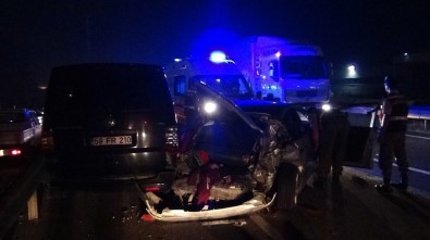 Alkollü Sürücü Kırmızı Işıkta Duran Otomobile Çarptı Açıklaması 6 Yaralı
