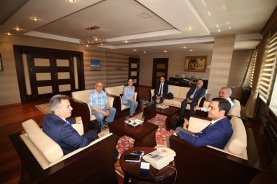 Vali Elban, Kırşehir Belediye Başkanı Cebeci'yi Ağırladı