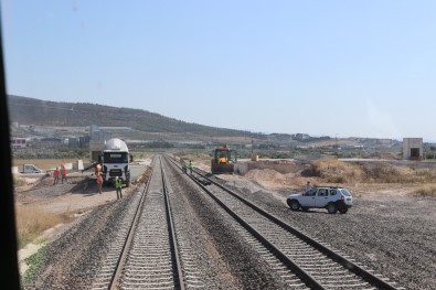 Akhisar'ı İkiye Bölen Demiryolu Şehir Dışına Alınıyor