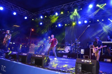 Altınkum Plaj Festivali 'Gripin' Konseri İle Sürdü