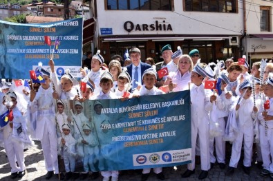 Büyükşehir Belediyesi Kosova'da 100 Yetim Çocuğu Sünnet Ettirdi