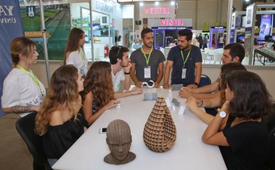 Fuarıda 3 Boyutlu Yüz Tarama