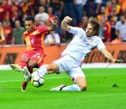 İlk Yarı Galatasaray'ın Üstünlüğüyle Bitti