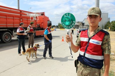 Jandarmadan 'Drone' Destekli Bayram Trafiği Denetimi