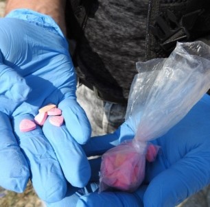 Denizli'de Uyuşturucu Operasyonu 5 Tutuklama