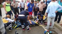 Kaza Yapan Motosiklet Sürücüsünü Uyutmamak İçin Dakikalarca Yaralının Başında Bekledi Haberi