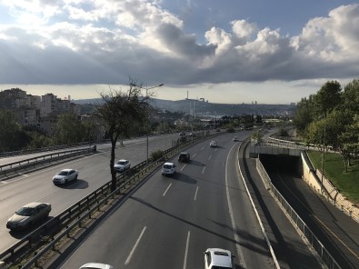 Tatilciler gitti, İstanbul'da yollar boş kaldı!