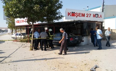 Tırdan Kaçan Otomobil, Kafeteryaya Girdi Açıklaması 1 Ölü, 3 Yaralı