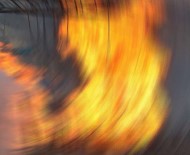 YPG Rakka'da Hastane Bombaladı