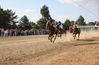 ZİHİNSEL ÖZÜRLÜ - Kastamonu'da Atatürk Ve İstiklal Kupası At Yarışları Yapıldı