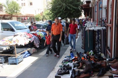 Sur'da Hareketlilik Var, Alışveriş Yok