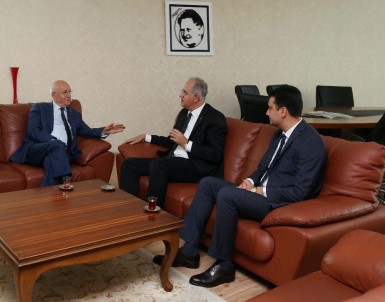TVF Başkanı Üstündağ, Başkan Yaşar'ı Ziyaret Etti