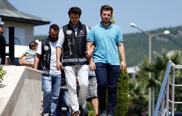 Zodyak bot ile kaçmaya çalışan FETÖ zanlıları Adliye'de