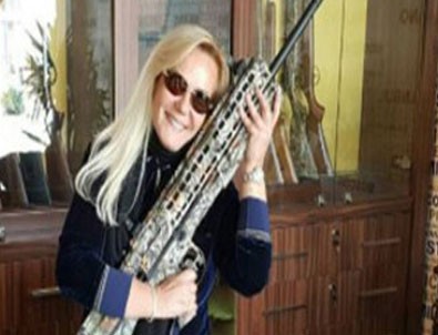 Filiz Aker hakkında bomba iddia! Ağabeyi annesini öldürmüş