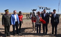 ZAFER HAFTASı - 'Frig Vadileri Rahvan At Yarışları' Nefes Kesti