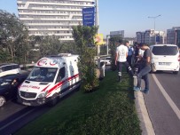E-5 KARAYOLU - Zeytinburnu'da Yol Kenarında Erkek Cesedi Bulundu