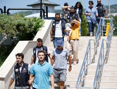 Zodyak bot ile kaçmaya çalışan FETÖ zanlıları Adliye'de