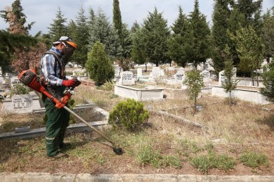 Kırklareli'nde Mezarlıklar Bayrama Hazır