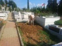 VATAN ŞAŞMAZ - Vatan Şaşmaz'ın Defnedileceği Mezarlıkta Hazırlıklar Başladı